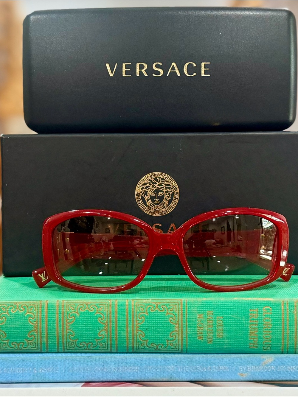 Louis Vuitton Soupçon GM Sunglasses in vibrant Pomme D'Amour